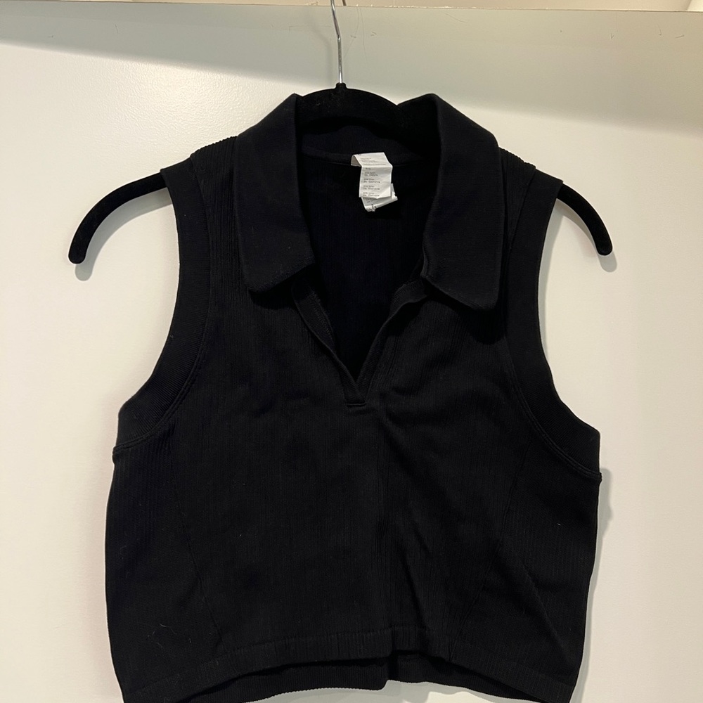 Cropped, Stretchy Collared Top - Fabletics - XL